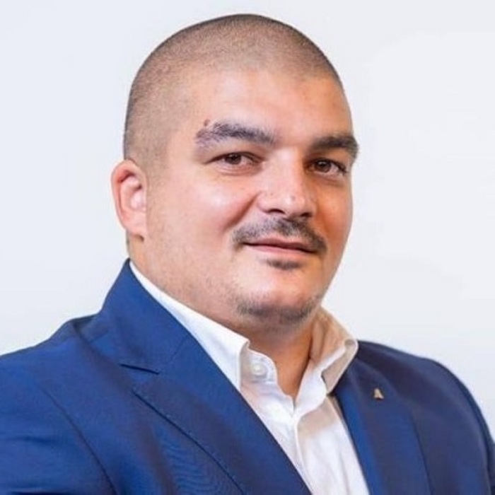 rosen-petkov-vratzaplus-com_700x700_crop_478b24840a