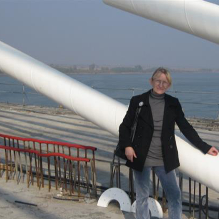 lilqna-petrova_700x700_crop_478b24840a