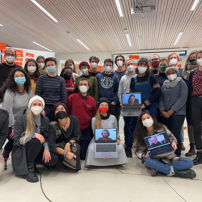 untitled-1_700x700_crop_478b24840a