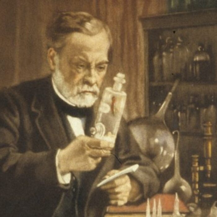 pasteur-science-history-institute-gregory-tobias-e1658497624137_700x700_crop_478b24840a