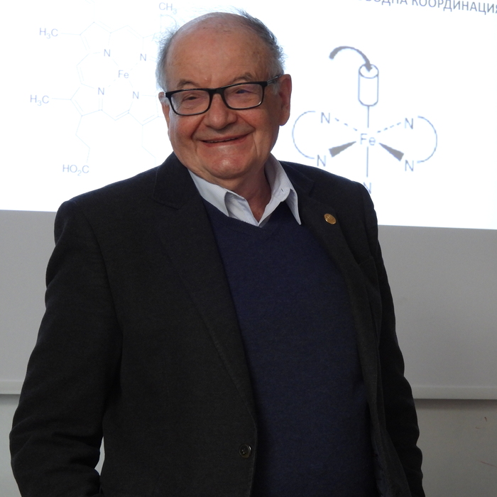 7_700x700_crop_478b24840a