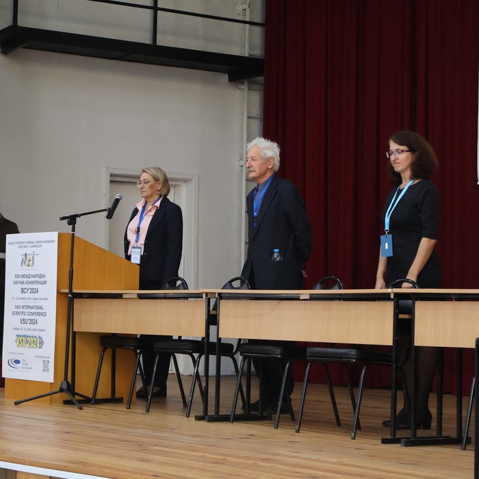 463080520-844494441005792-3104690763148718769-n_700x700_crop_478b24840a