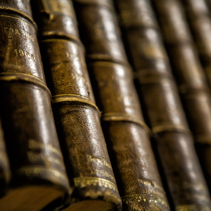 books1_700x700_crop_478b24840a