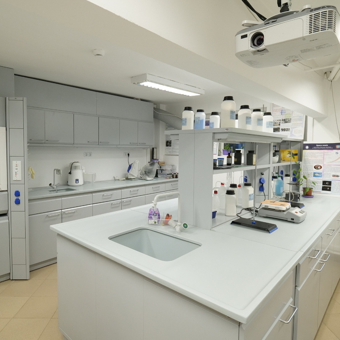 1311428_700x700_crop_478b24840a